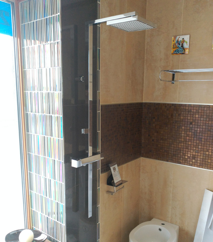 Sprchový panel Lid